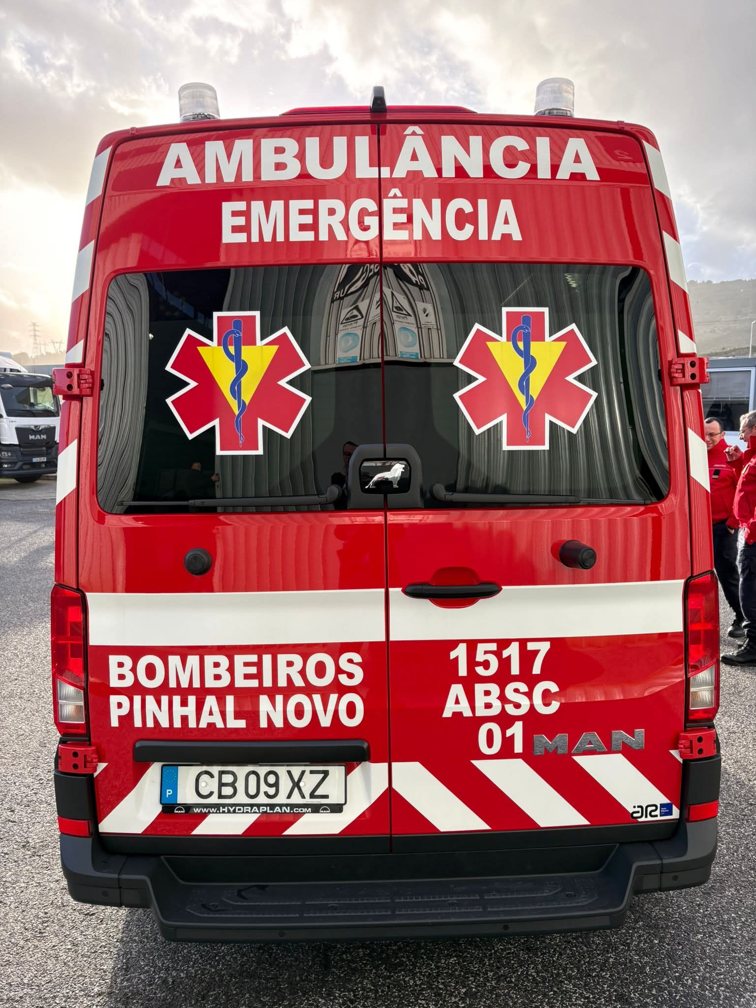 ✨ BEM-VINDA AO MUNDO: BEBÉ NASCE EM AMBULÂNCIA DOS BOMBEIROS DE PINHAL NOVO ✨