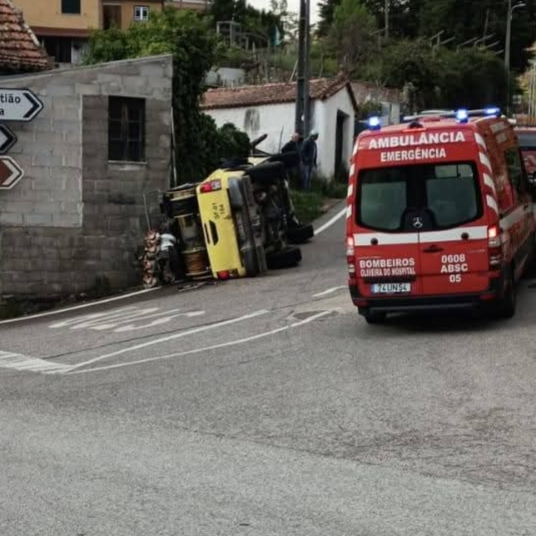 OLIVEIRA DO HOSPITAL: DESPISTE DE VIATURA DE SAPADORES FLORESTAIS CAUSA DOIS FERIDOS
