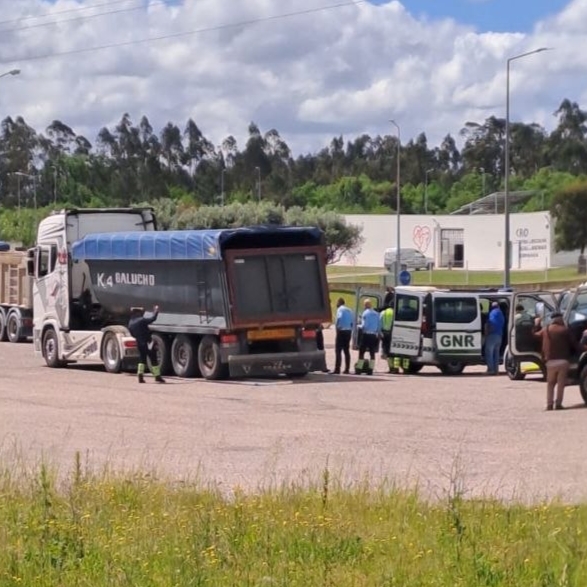 Mais de 165 mil infrações rodoviárias detetadas desde o início de 2026 dos quais 1 927 infrações relacionadas com excesso de peso em veículos.