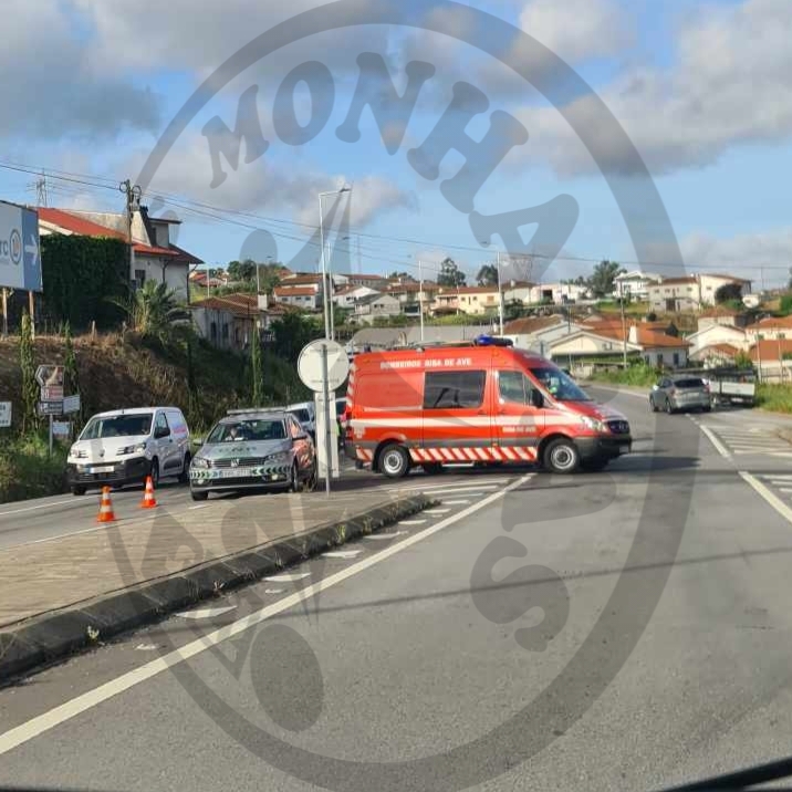 Colisão rodoviária junto à A7 em Serzedelo provoca dois feridos ligeiros