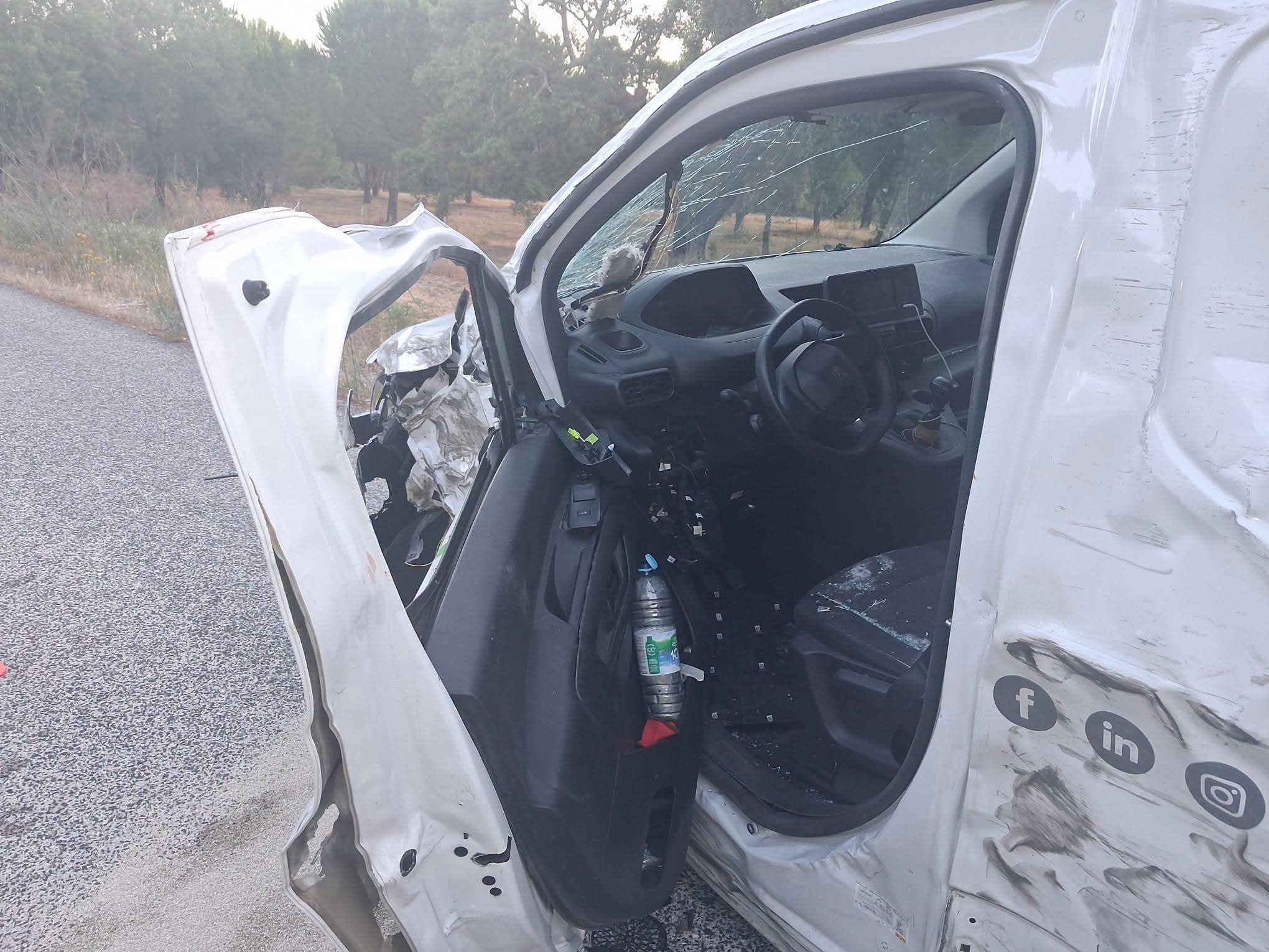 Acidente Rodoviário no IC1 em Alcácer do Sal Resulta em Dois Feridos
