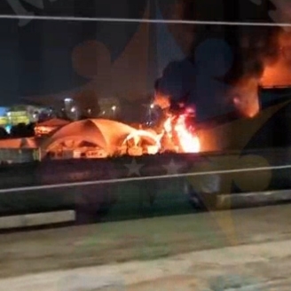 Incêndio destrói viaturas em parque de vendas de autocaravanas em Matosinhos