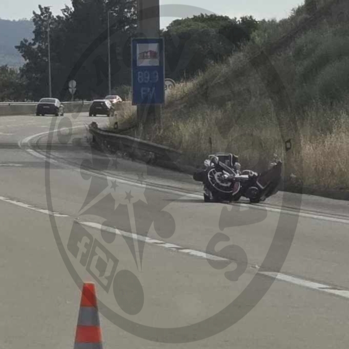 Motociclista fica ferido gravemente em despiste na A9/CREL