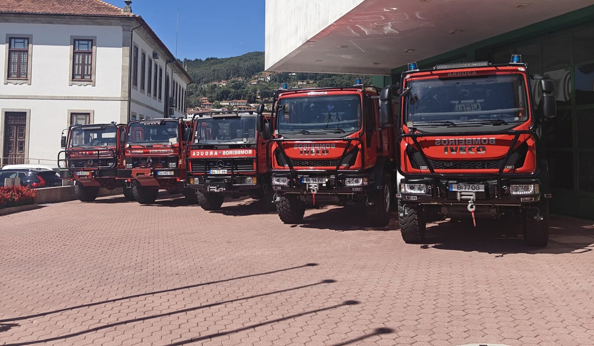 Quatro bombeiros de Arouca feridos em despiste do veículo de combate a incêndios