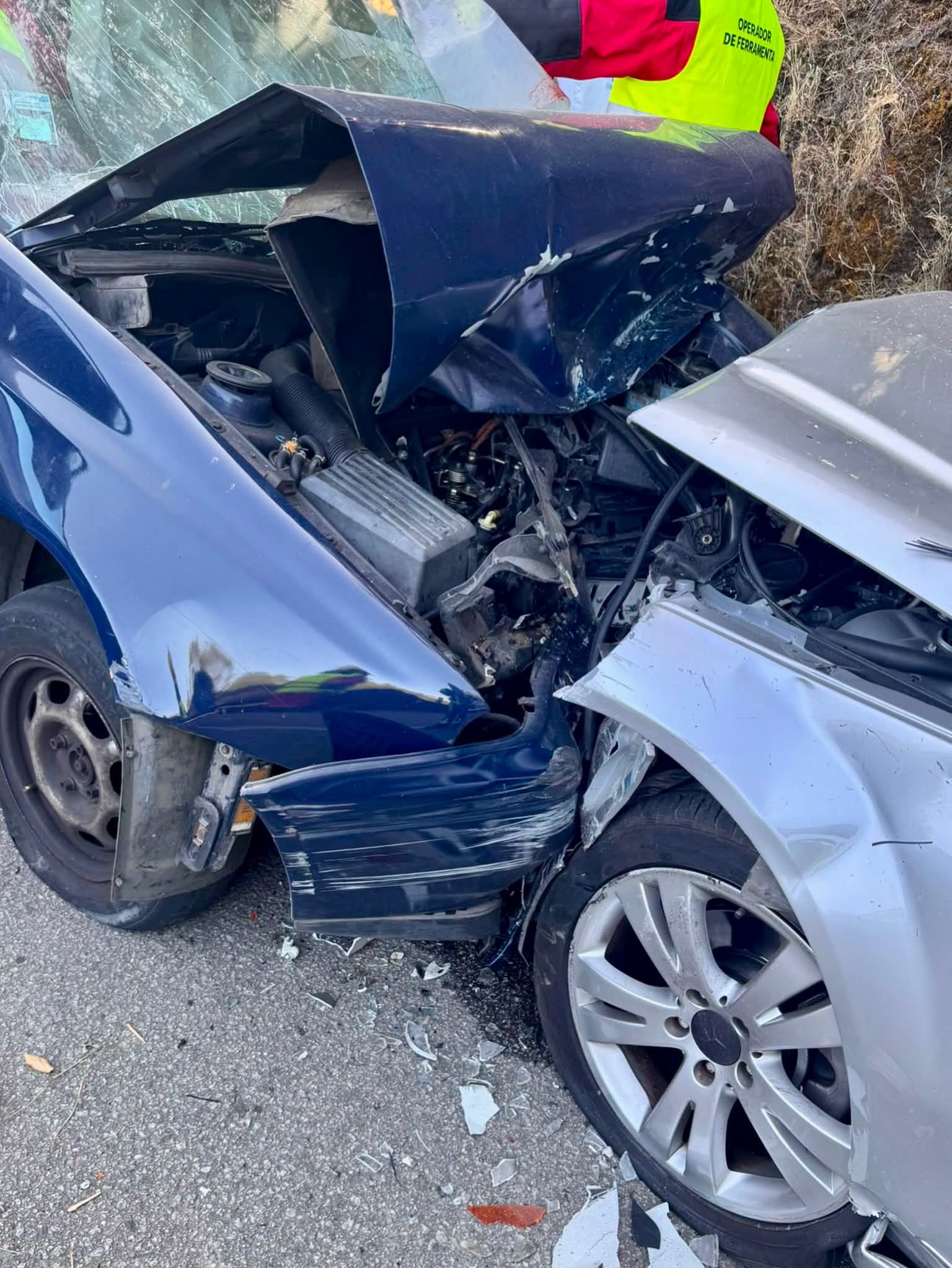 Choque frontal em Vilarinho das Cambas faz três feridos