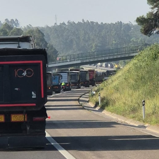GNR Contabiliza 380 Camiões em Marcha Lenta do Setor das Terraplanagens