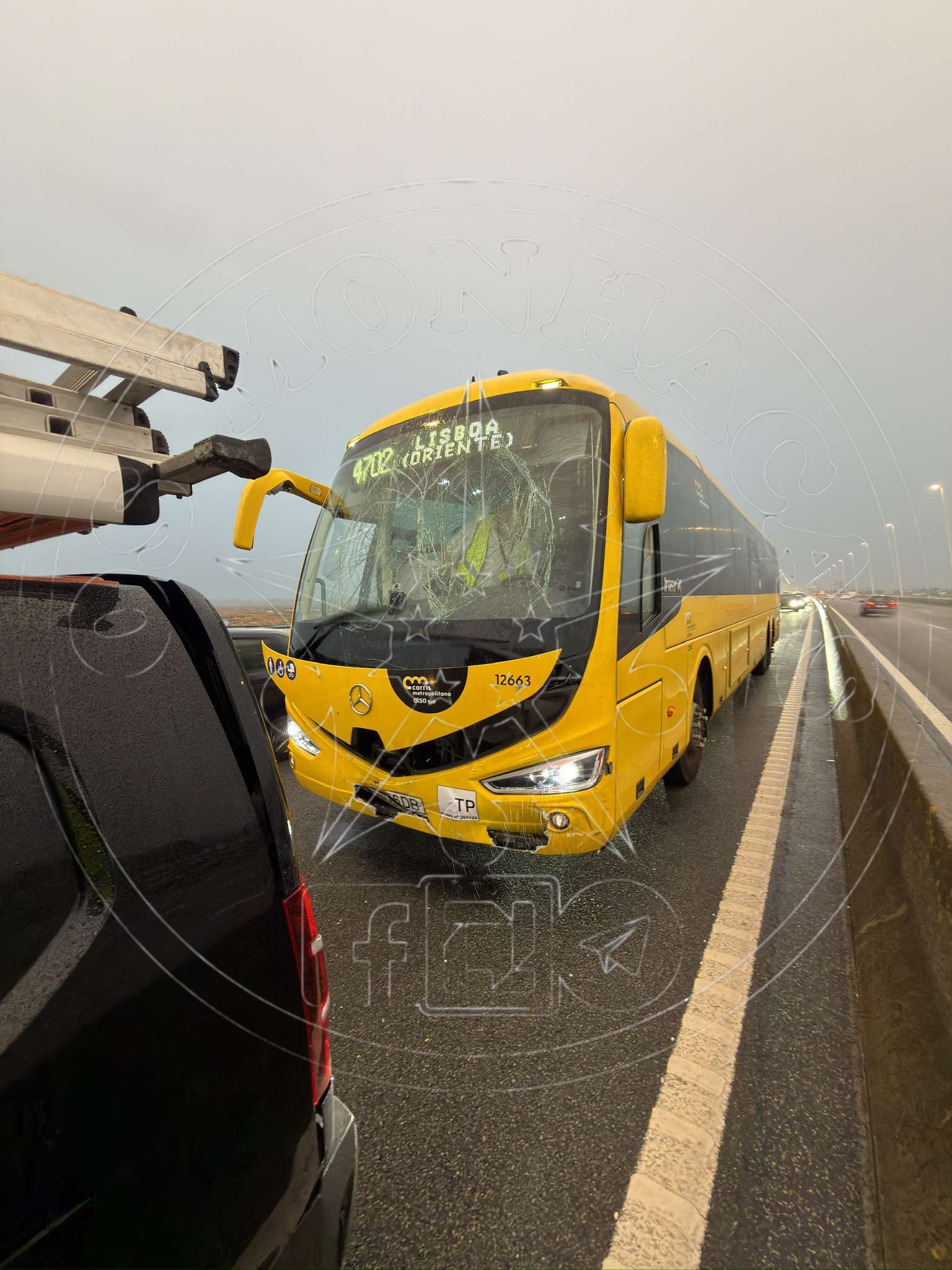 Motorista sem Carta de Qualificação detetado pela GNR após acidente na Ponte Vasco da Gama