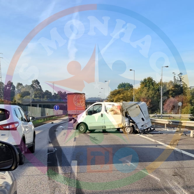 A7: Colisão entre três veículos faz três feridos ligeiros