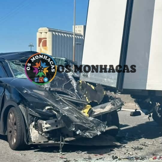 Acidente na A28 em Matosinhos faz um ferido grave e um ligeiro